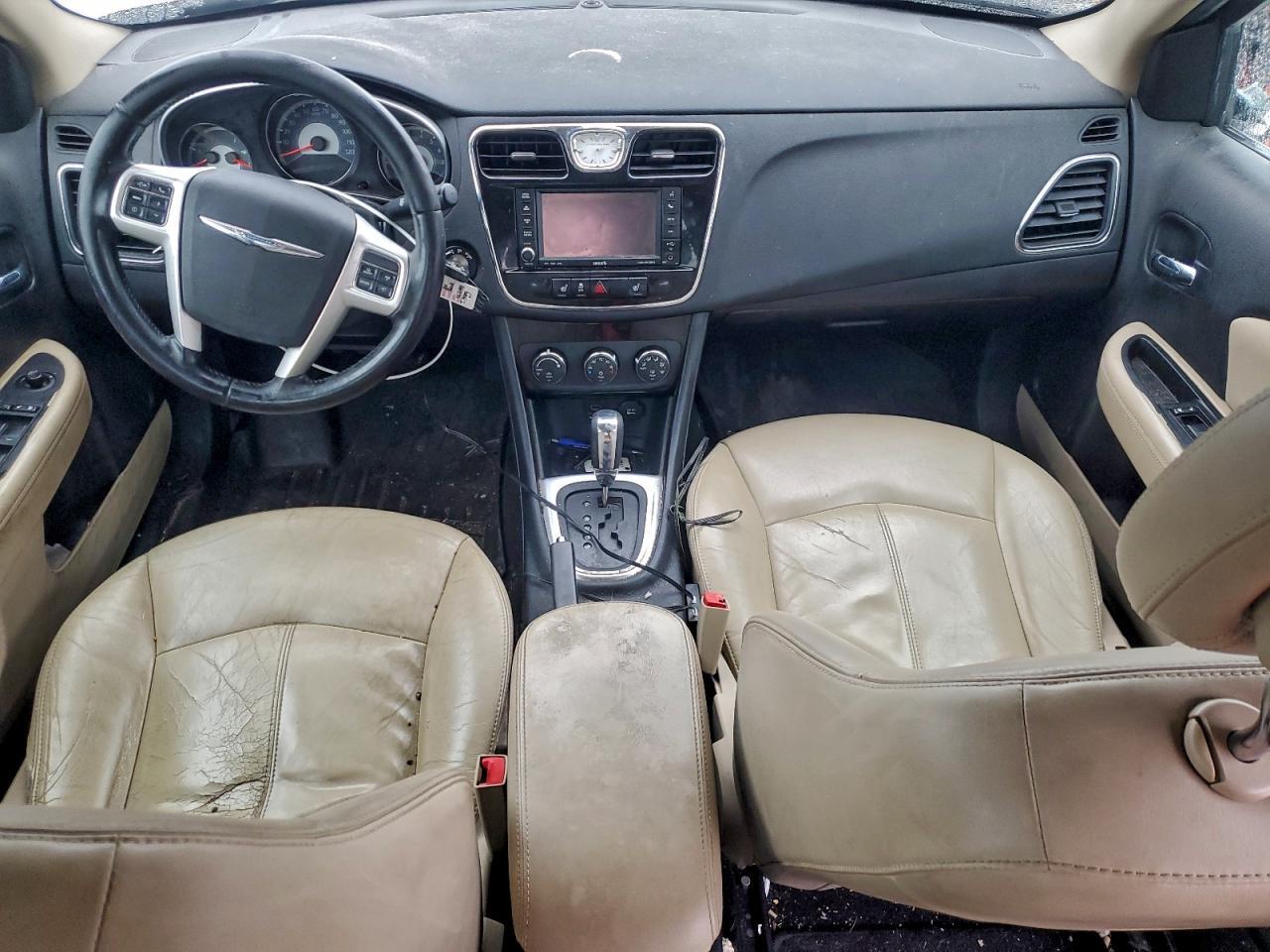 2011 CHRYSLER 200