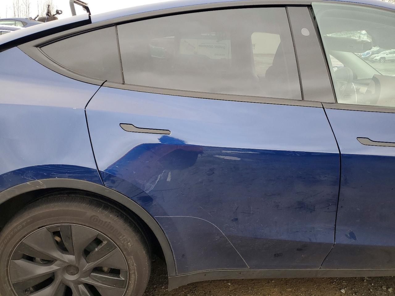 2025 TESLA MODEL Y