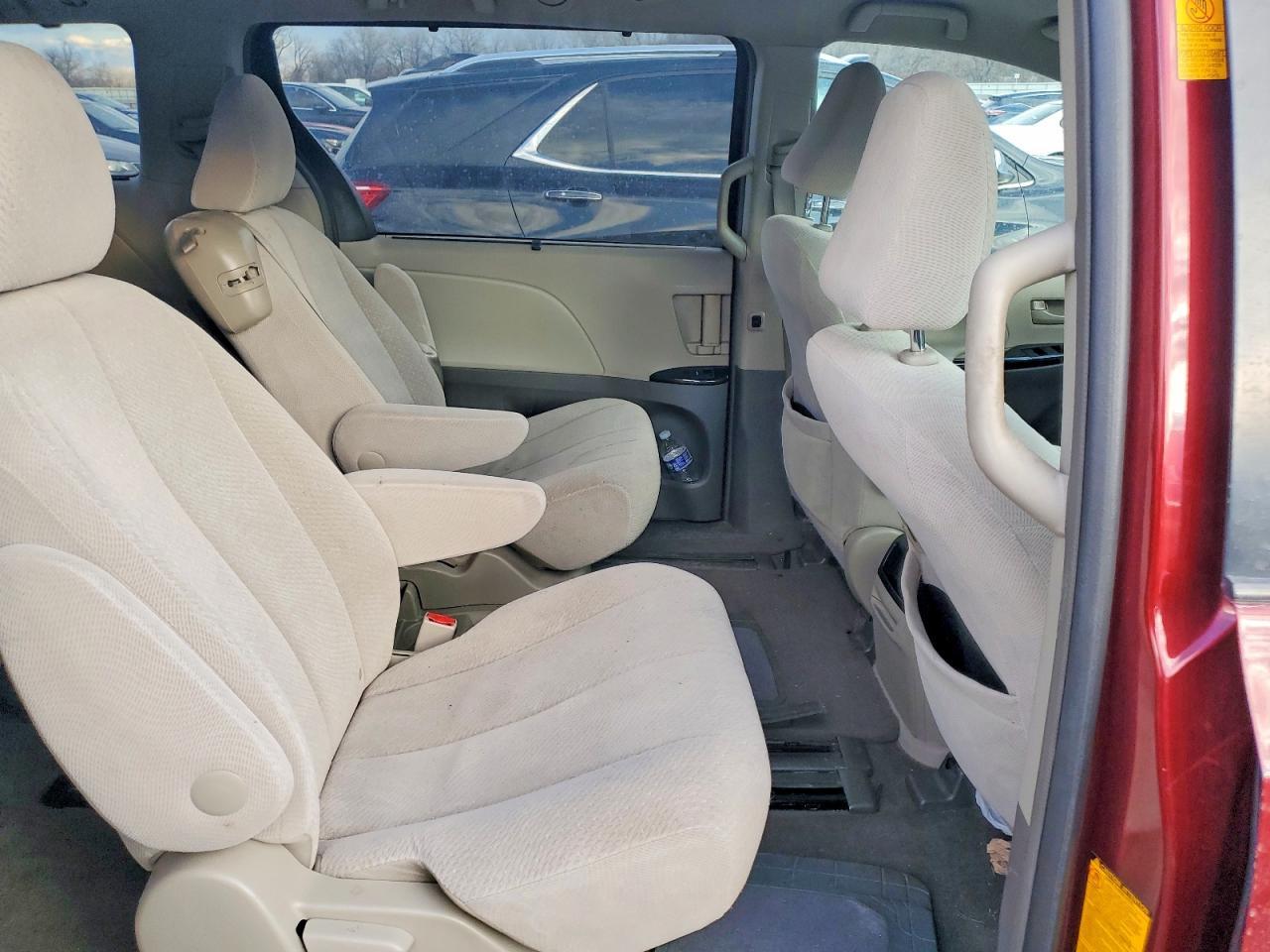 2013 TOYOTA SIENNA
