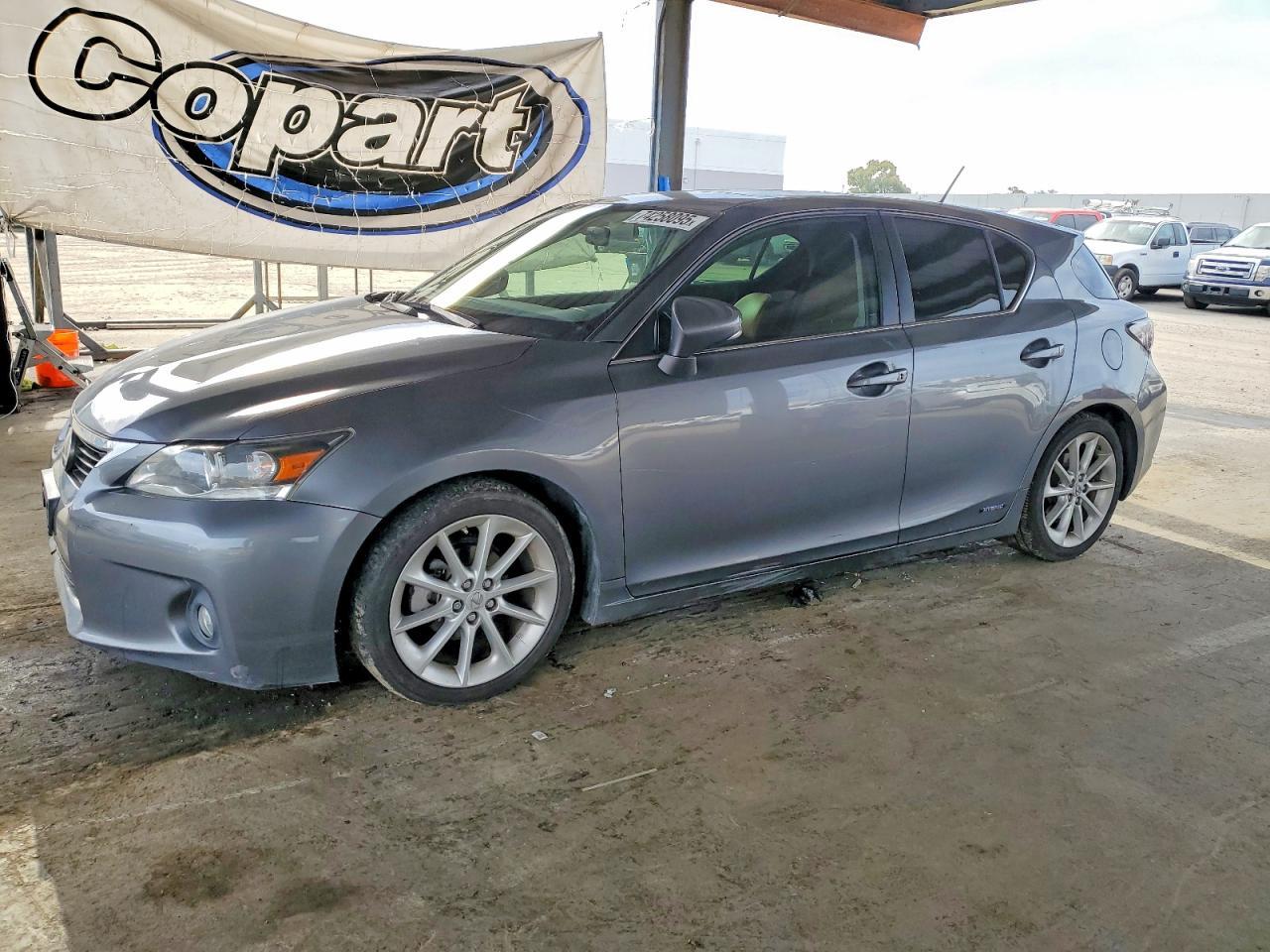 2013 LEXUS CT 200