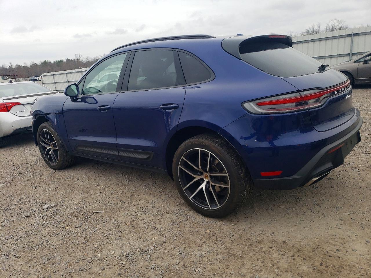 2024 PORSCHE Macan