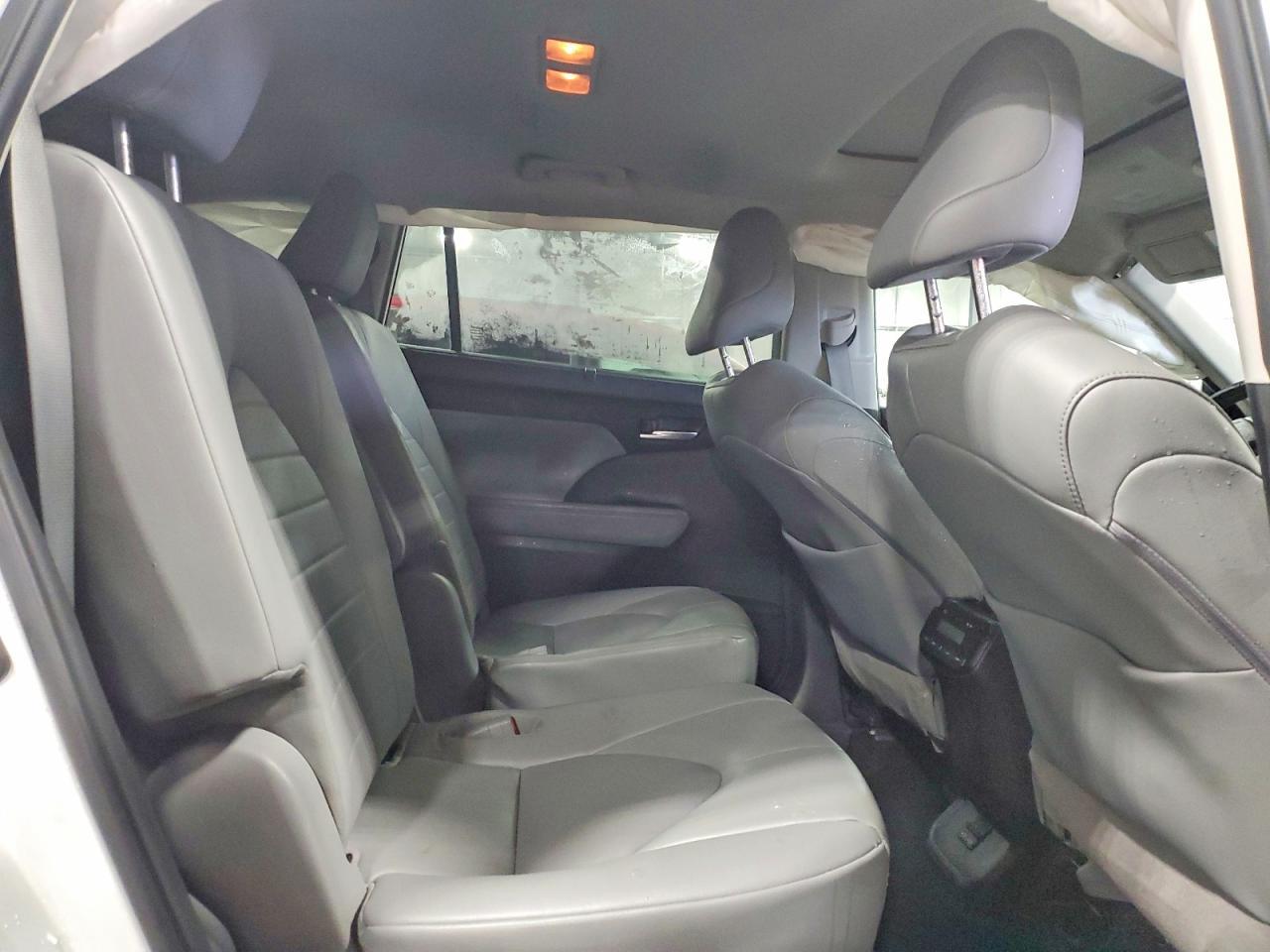 2022 TOYOTA HIGHLANDER