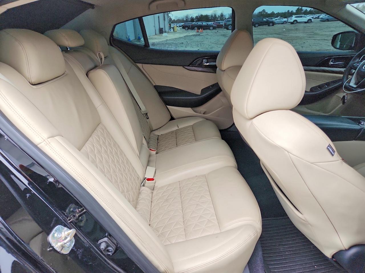 2016 NISSAN Maxima