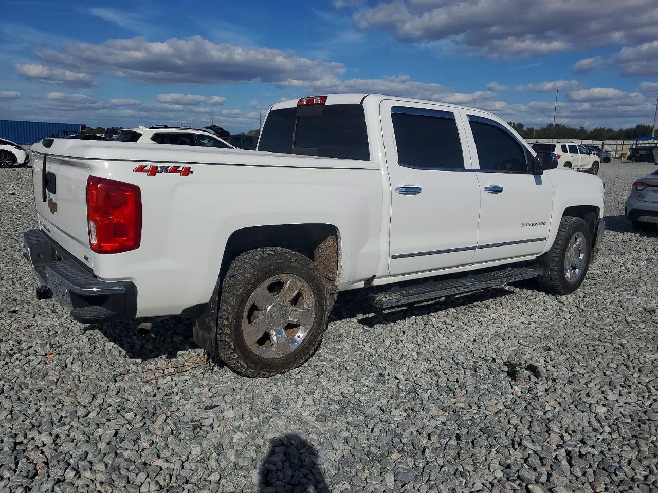 2018 CHEVROLET Silverado