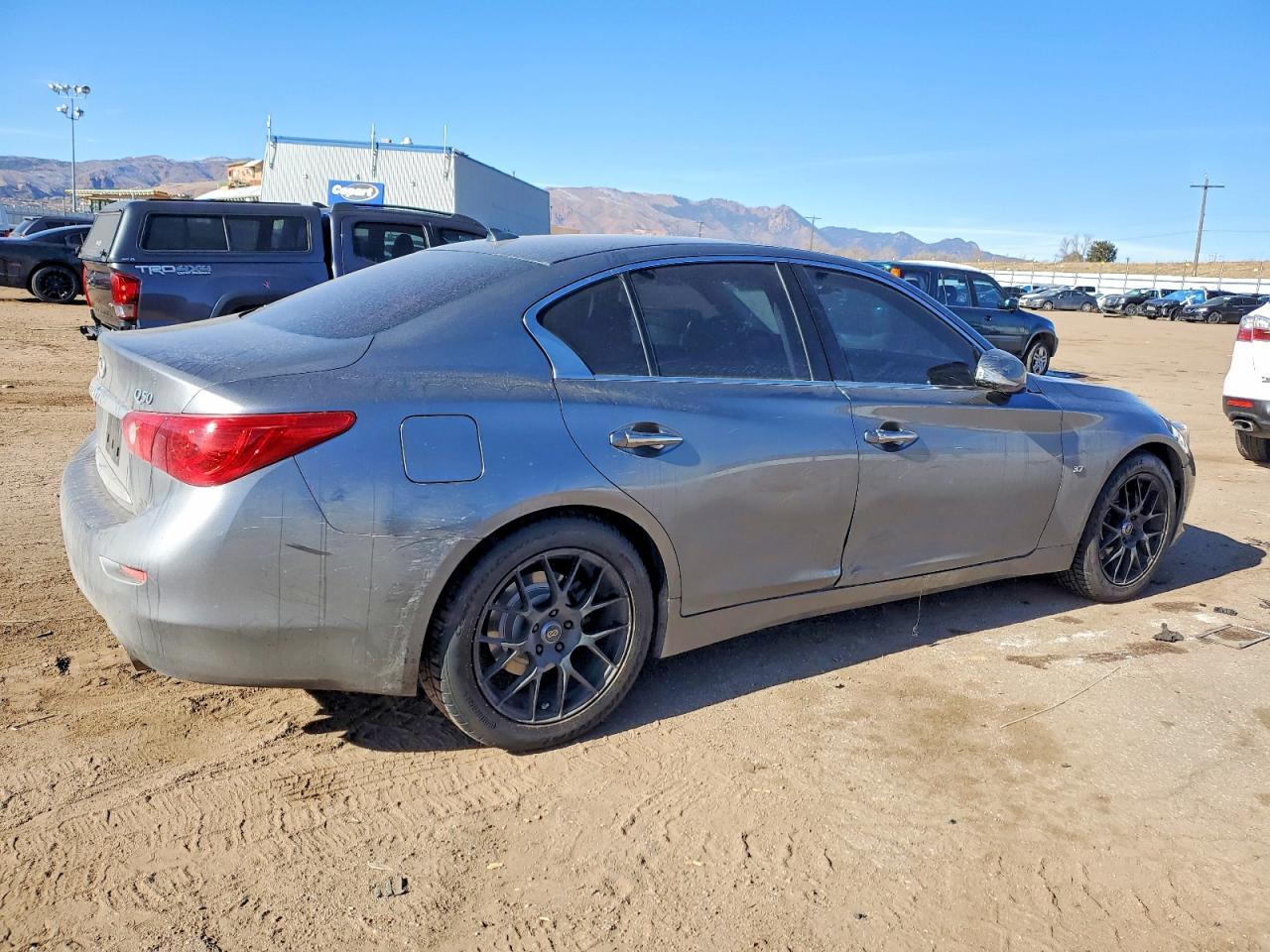 2015 INFINITI Q50