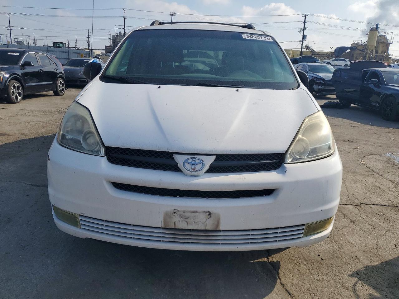 2005 TOYOTA SIENNA