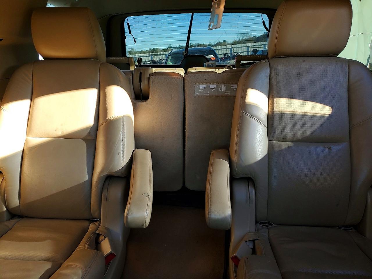 2011 CADILLAC ESCALADE