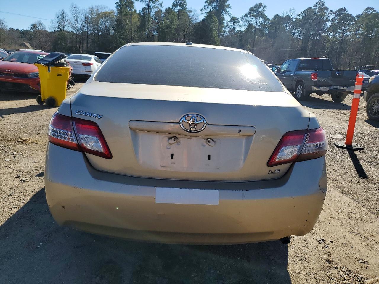 2011 TOYOTA CAMRY