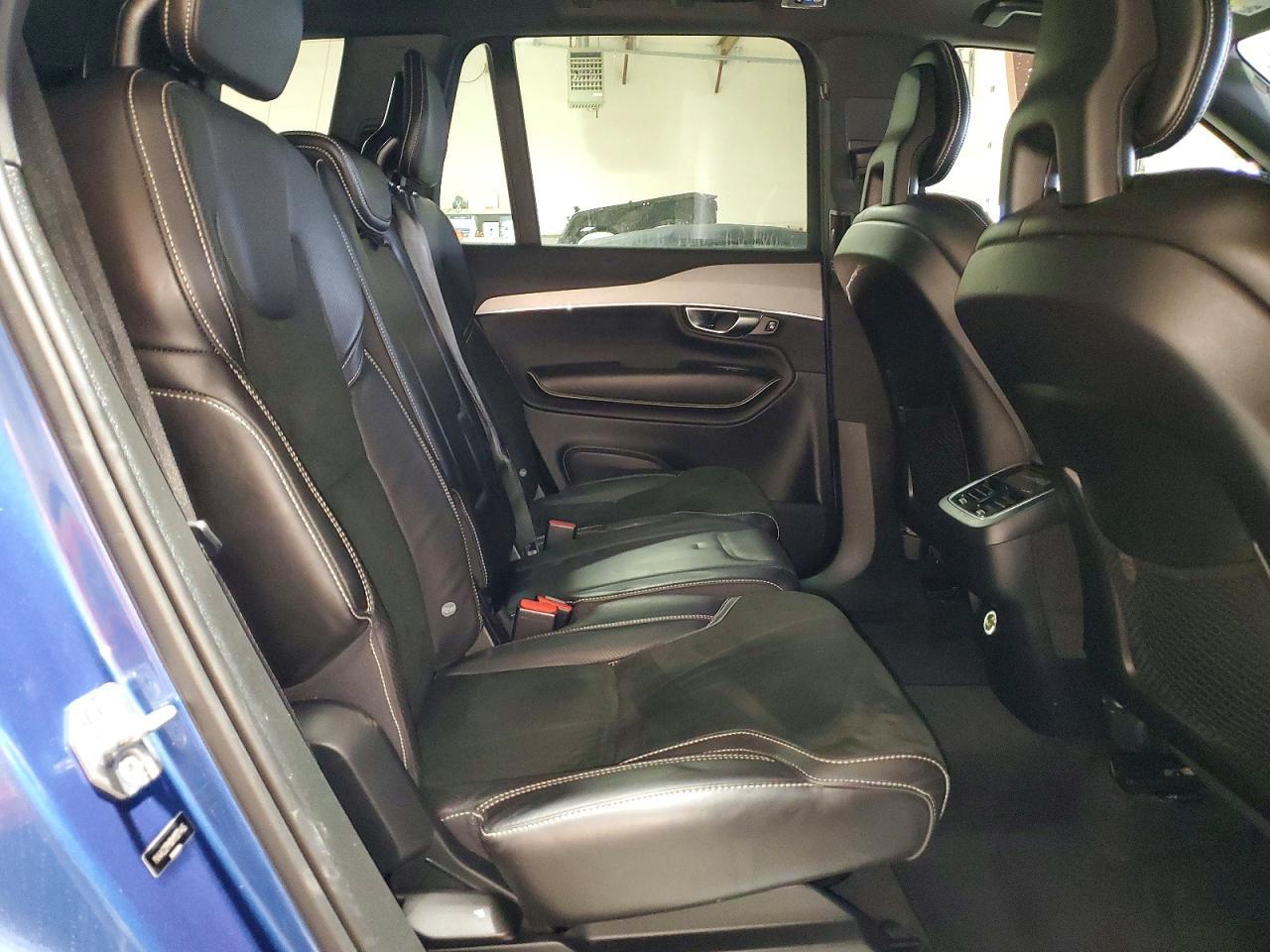 2017 VOLVO XC90