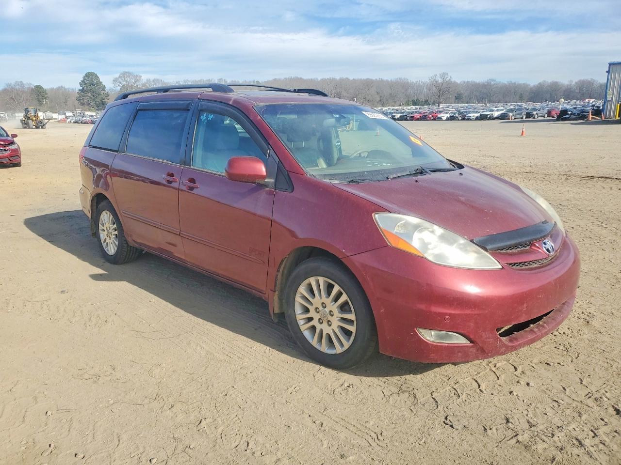 2010 TOYOTA SIENNA