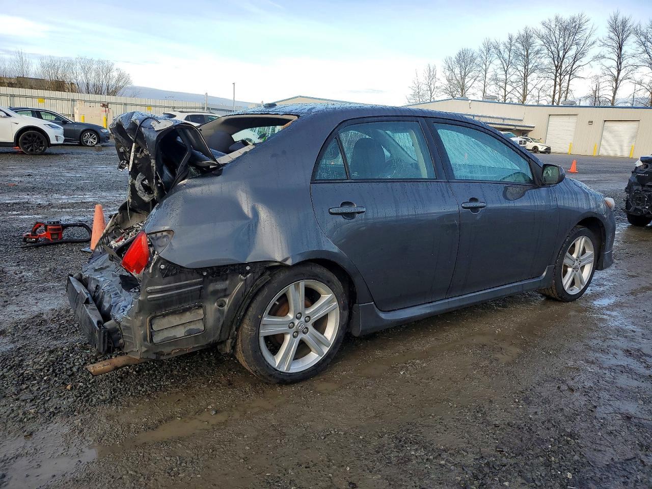 2013 TOYOTA COROLLA
