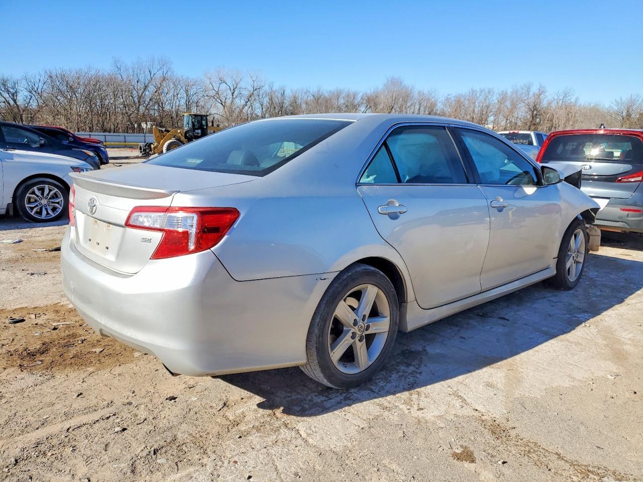 2014 TOYOTA CAMRY