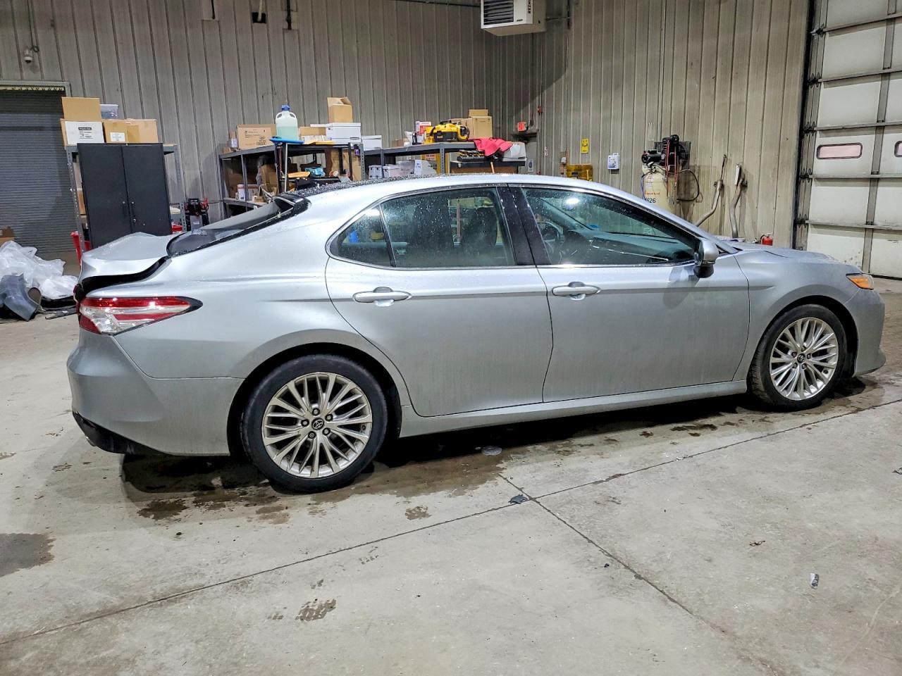 2018 TOYOTA CAMRY