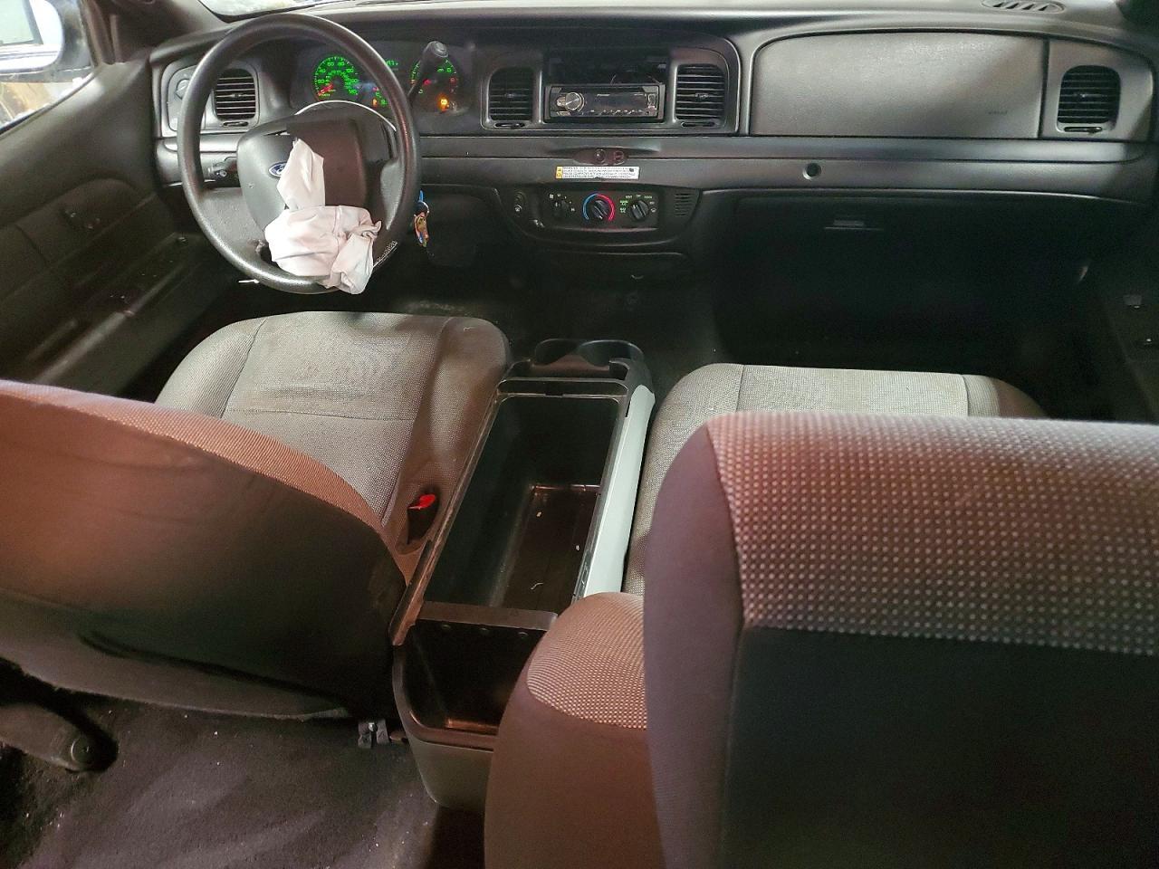 2011 FORD Crown Victoria