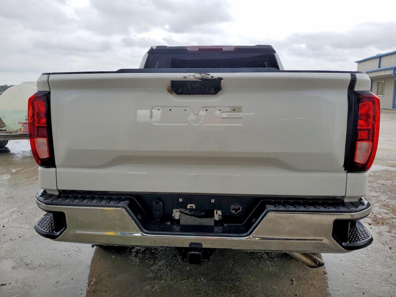 2023 GMC Sierra