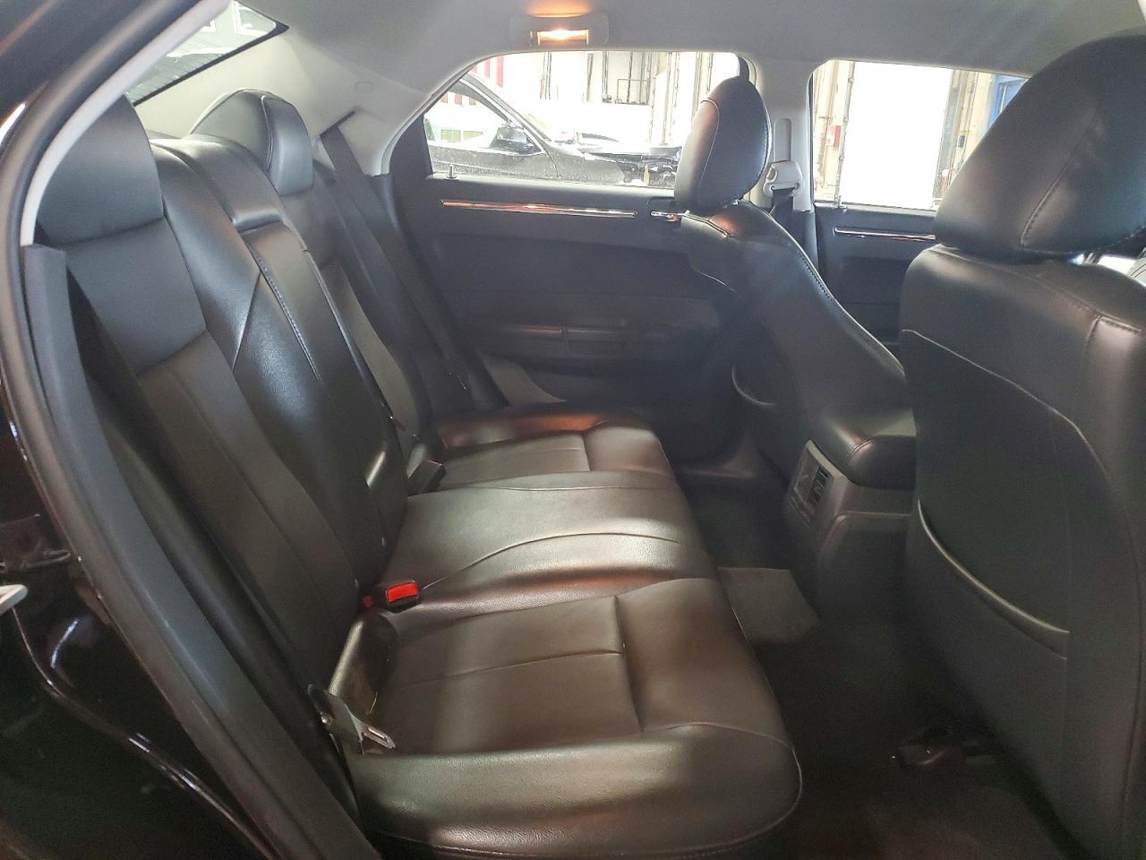 2010 CHRYSLER 300