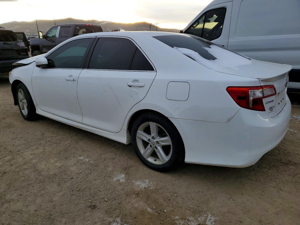 2014 TOYOTA CAMRY