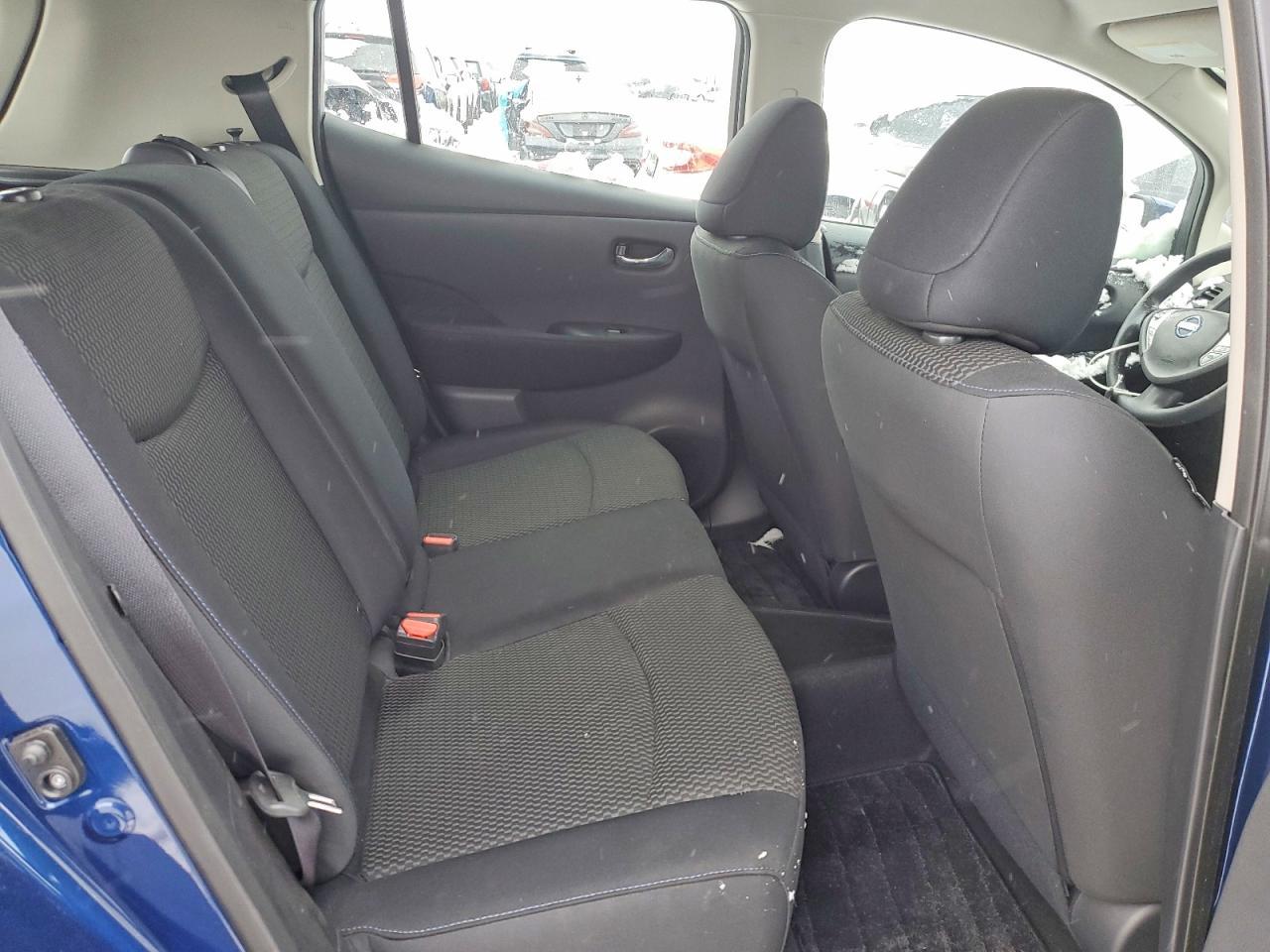 2016 NISSAN LEAF