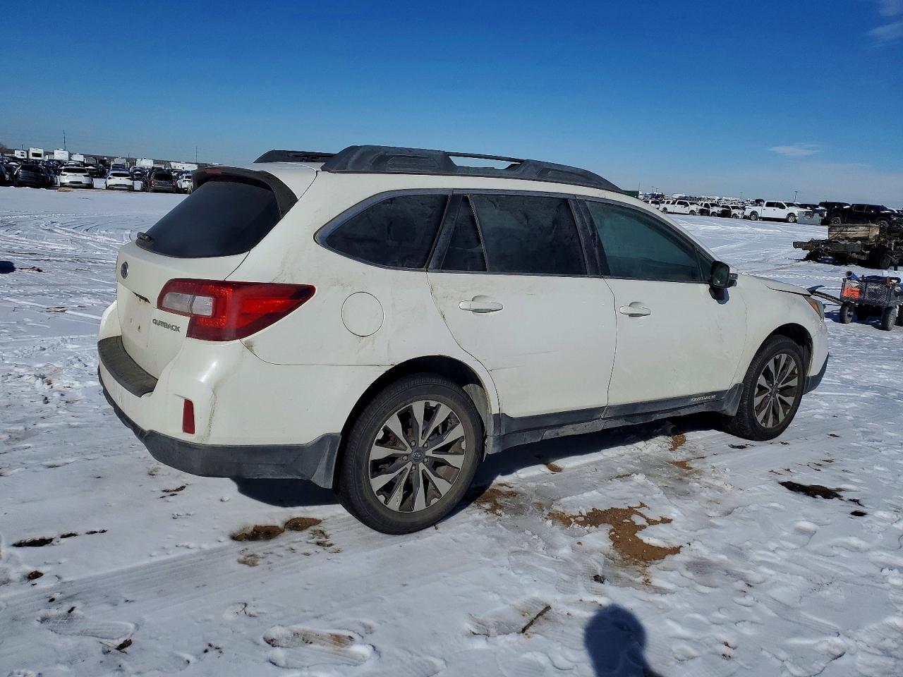2015 SUBARU Outback