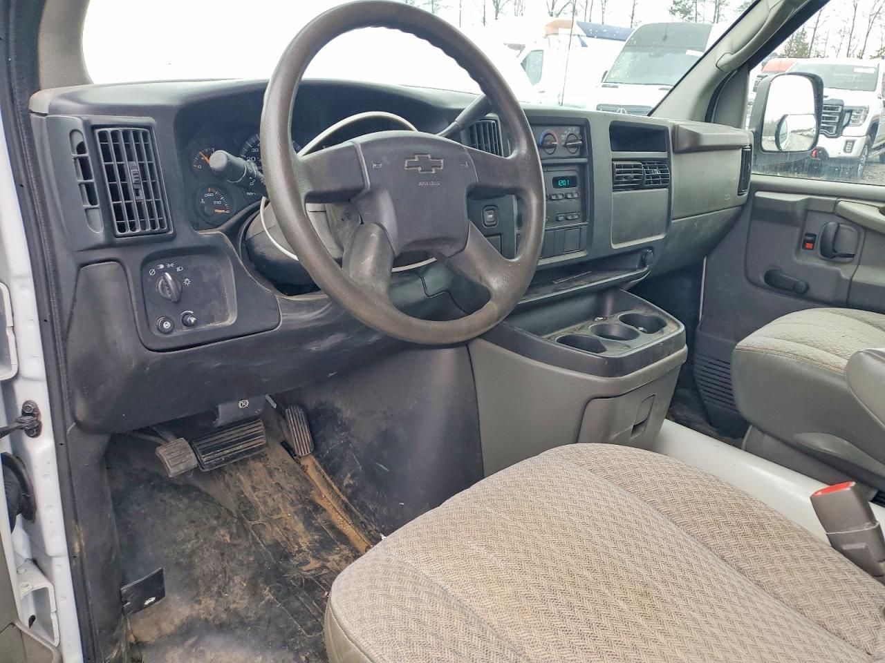 2006 CHEVROLET EXPRESS 2500