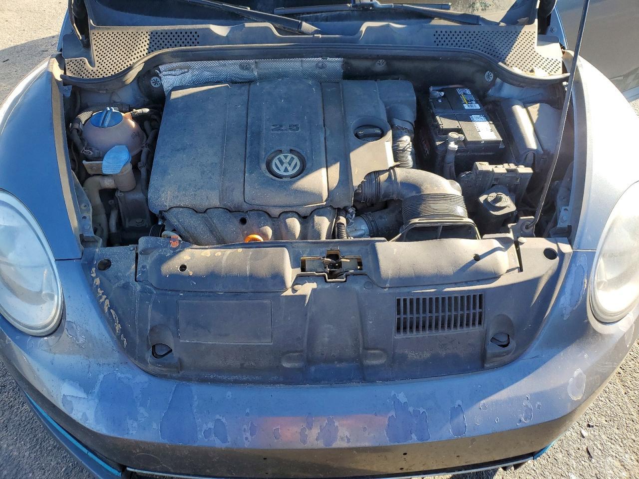 2012 VOLKSWAGEN Beetle