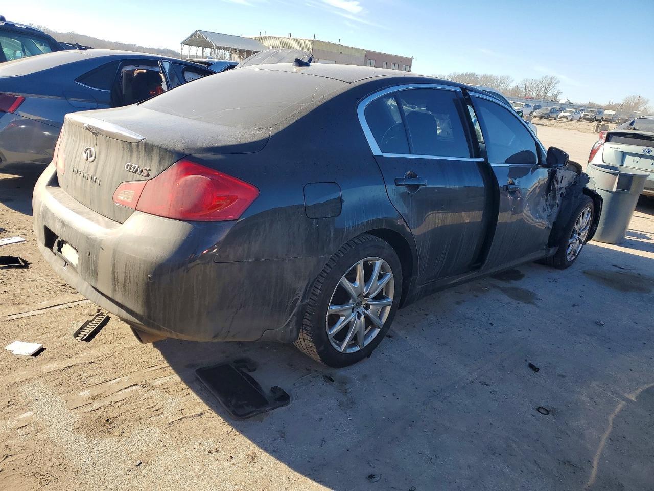 2012 INFINITI G37