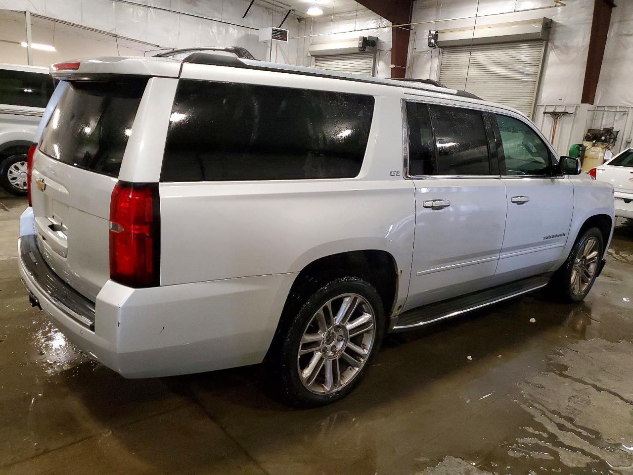 2015 CHEVROLET Suburban
