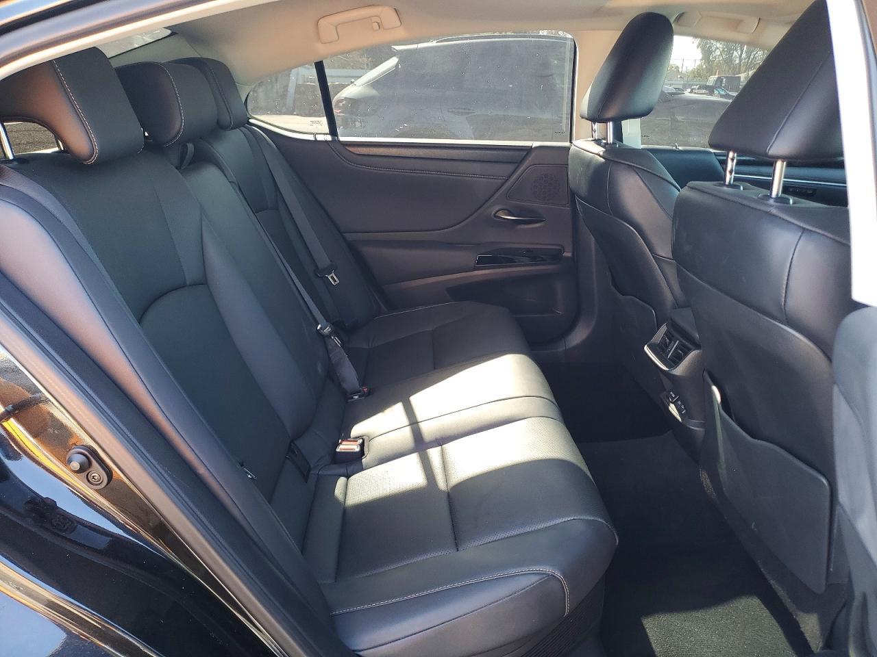 2025 LEXUS ES 300H