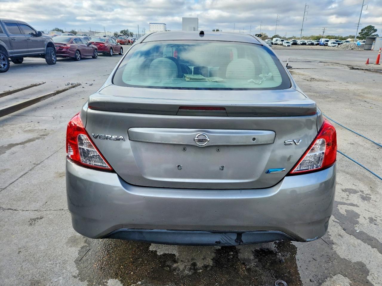 2015 NISSAN VERSA