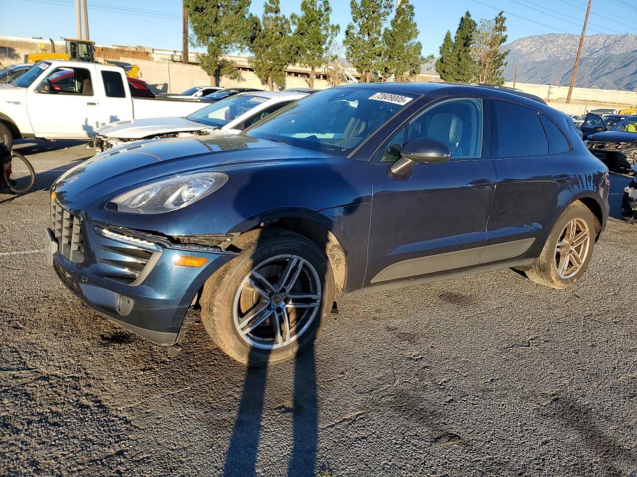 2017 PORSCHE Macan