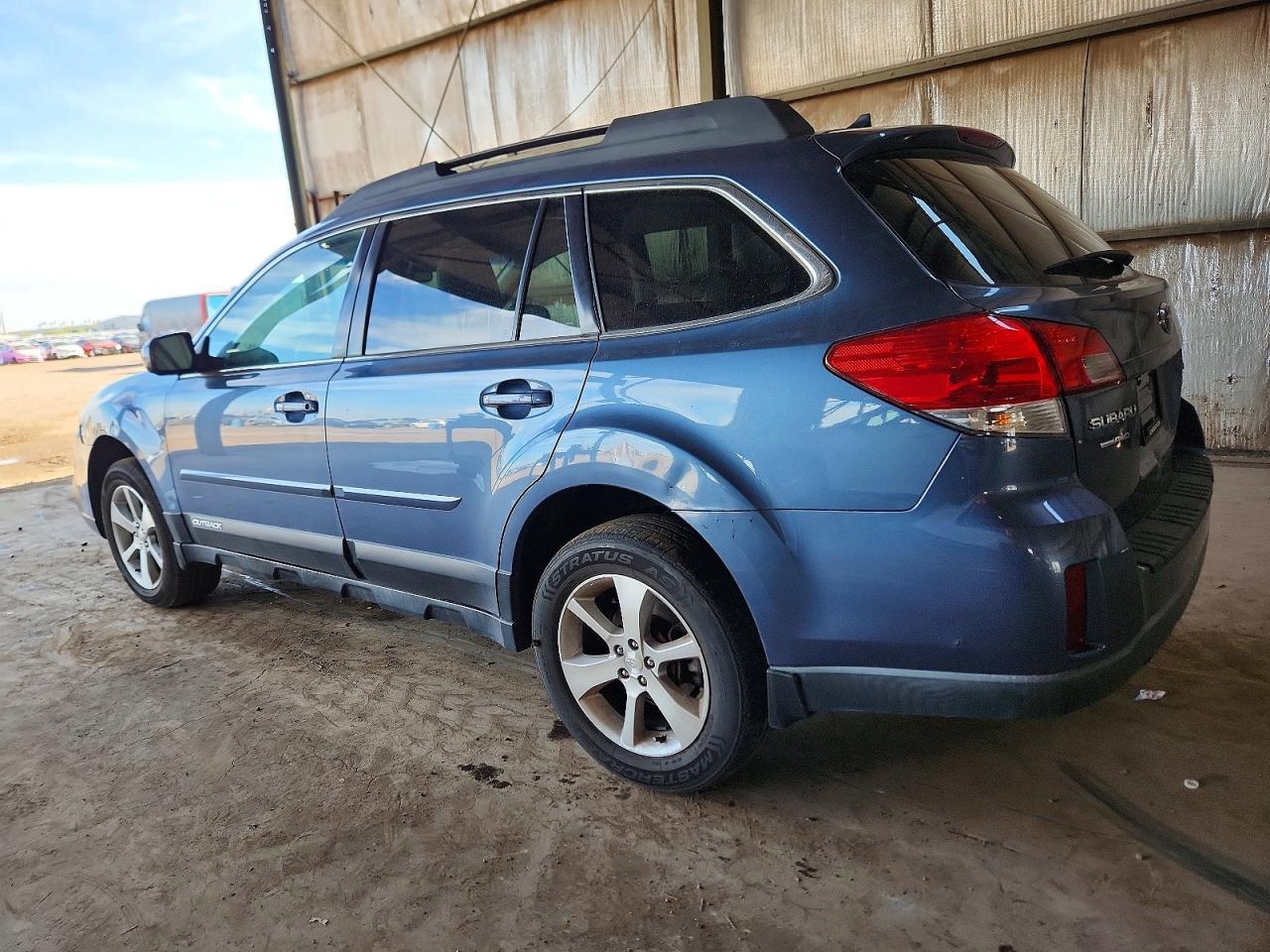 2013 SUBARU Outback