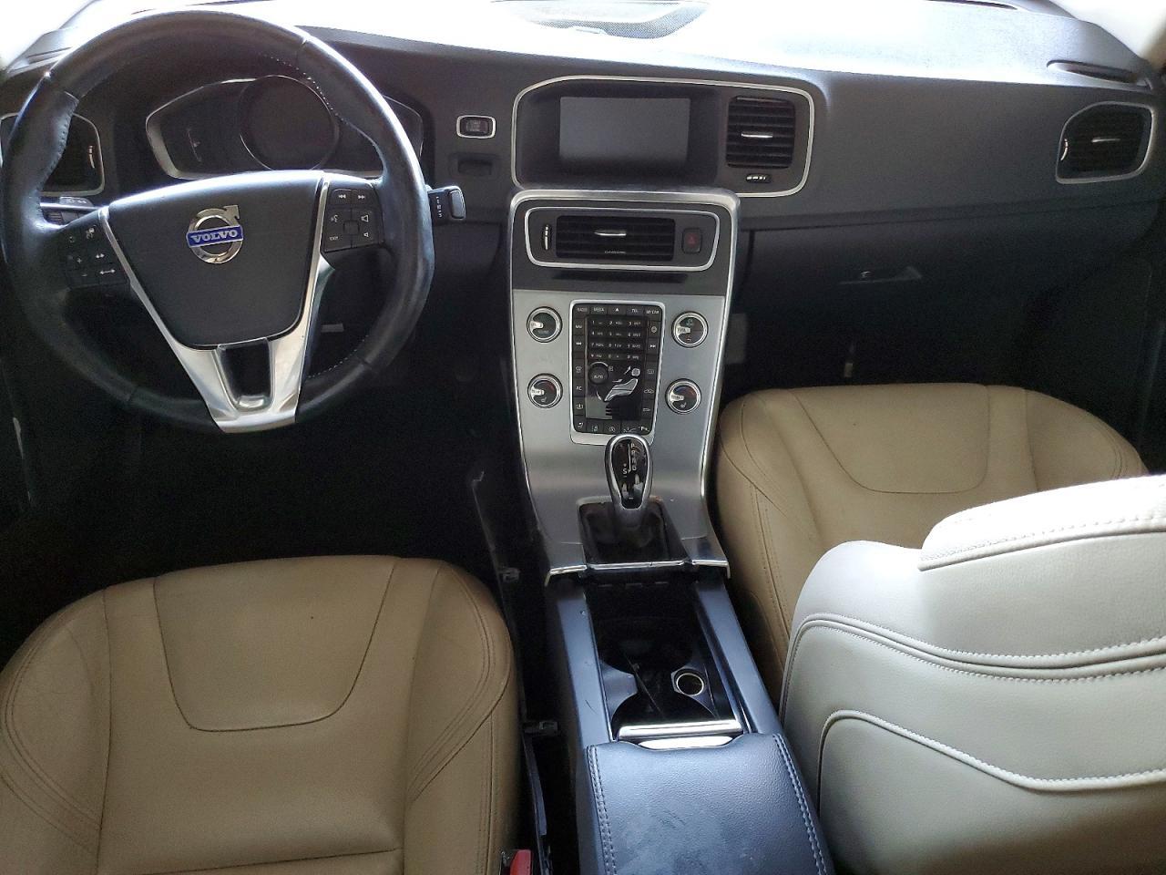 2017 VOLVO S60
