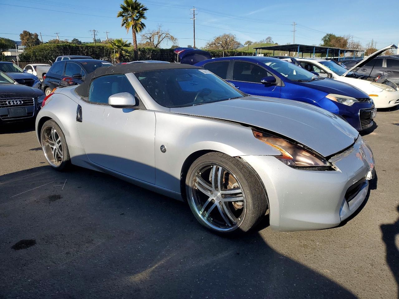 2012 NISSAN 370Z