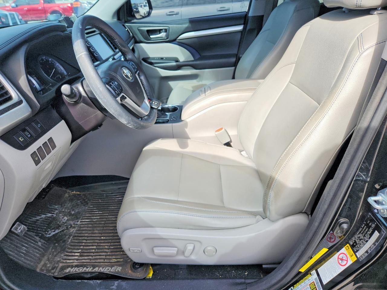 2017 TOYOTA HIGHLANDER