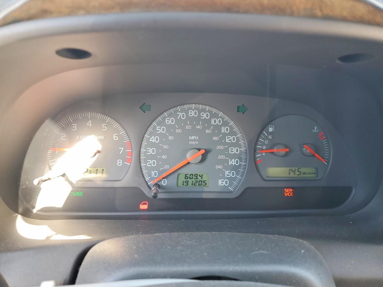 2000 VOLVO S40