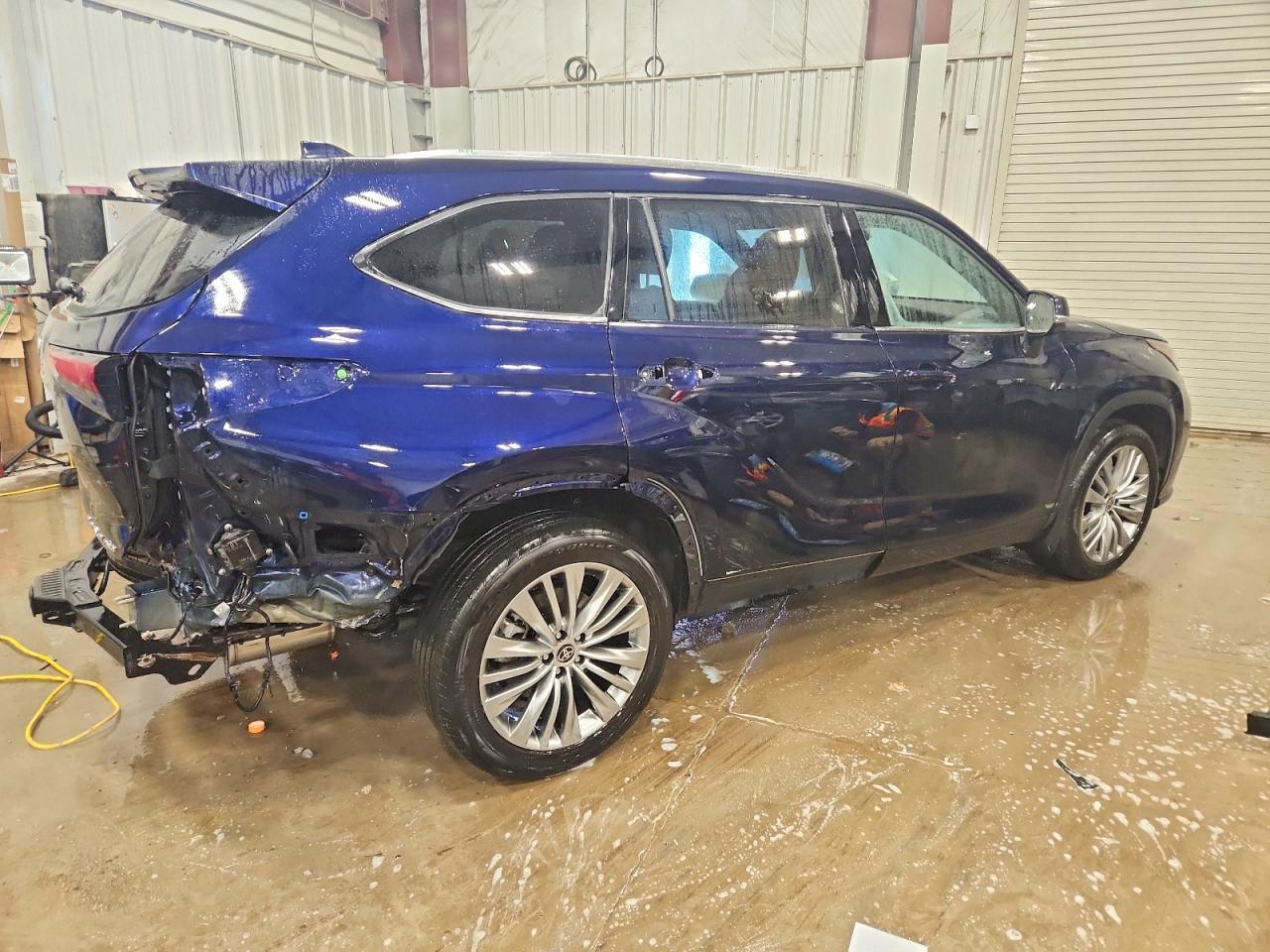 2022 TOYOTA HIGHLANDER