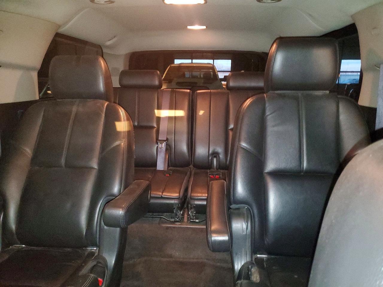 2013 CHEVROLET Suburban