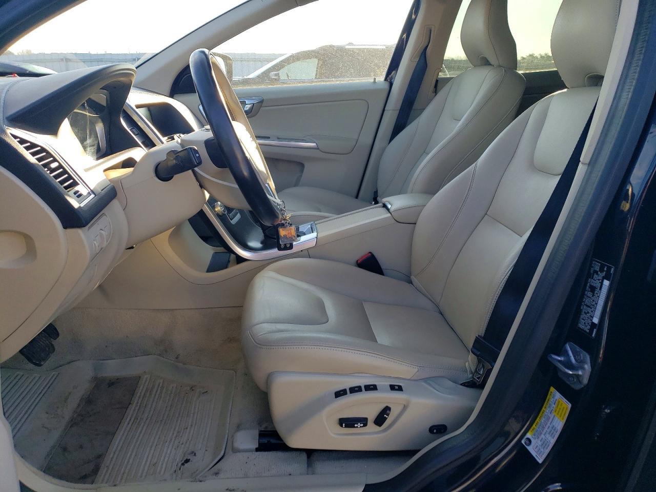 2016 VOLVO XC60