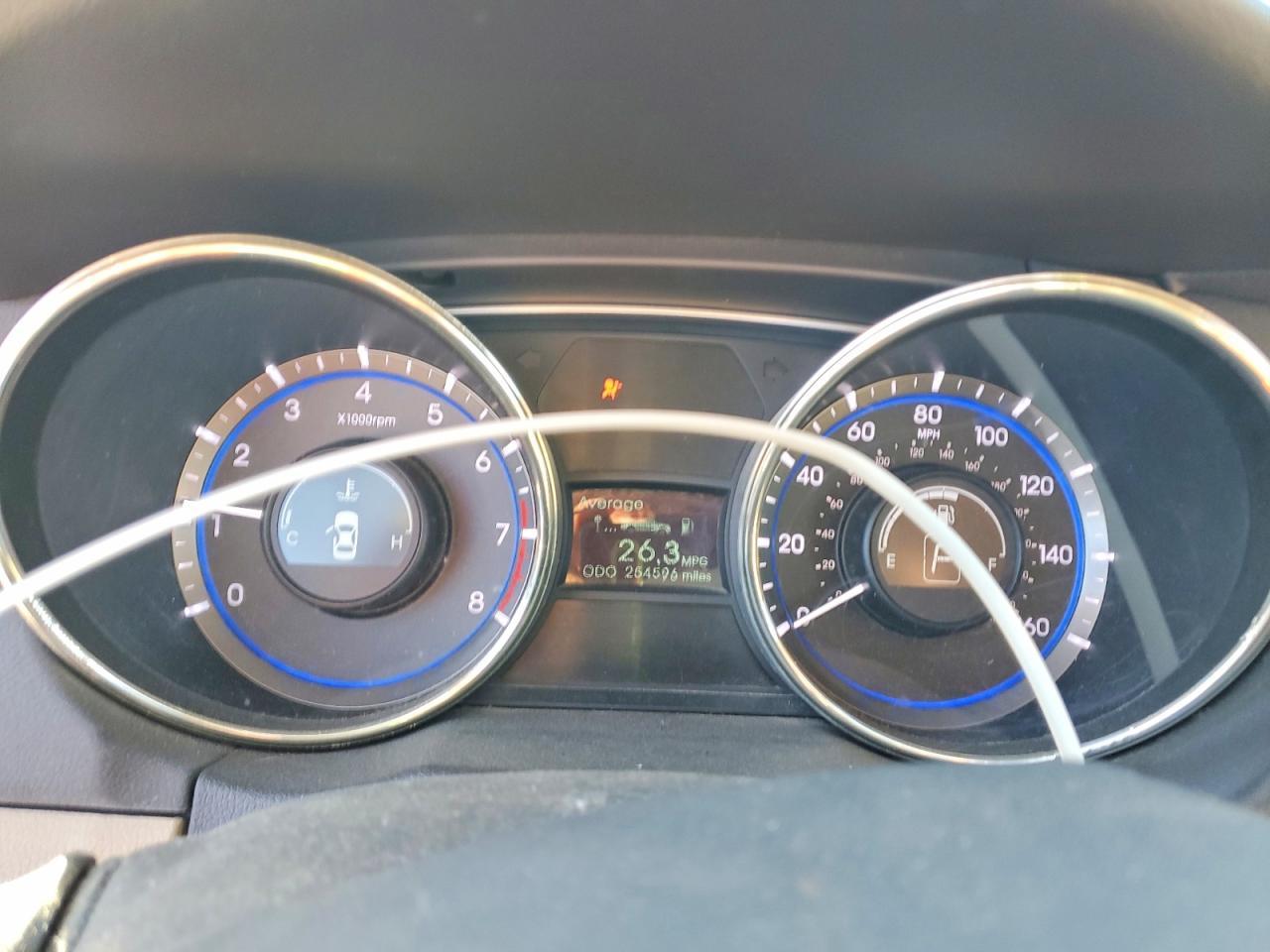 2011 HYUNDAI SONATA