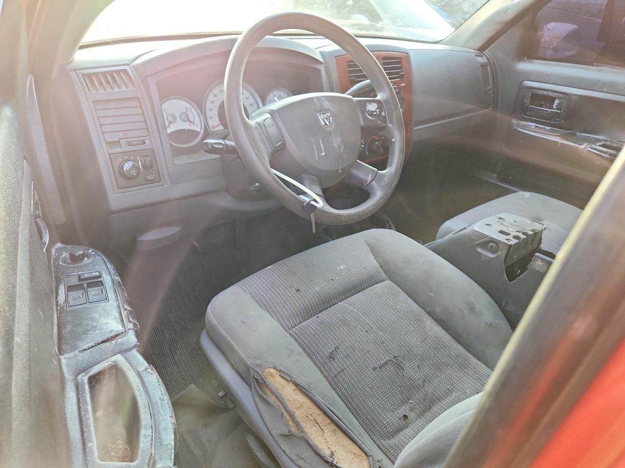 2005 DODGE Dakota