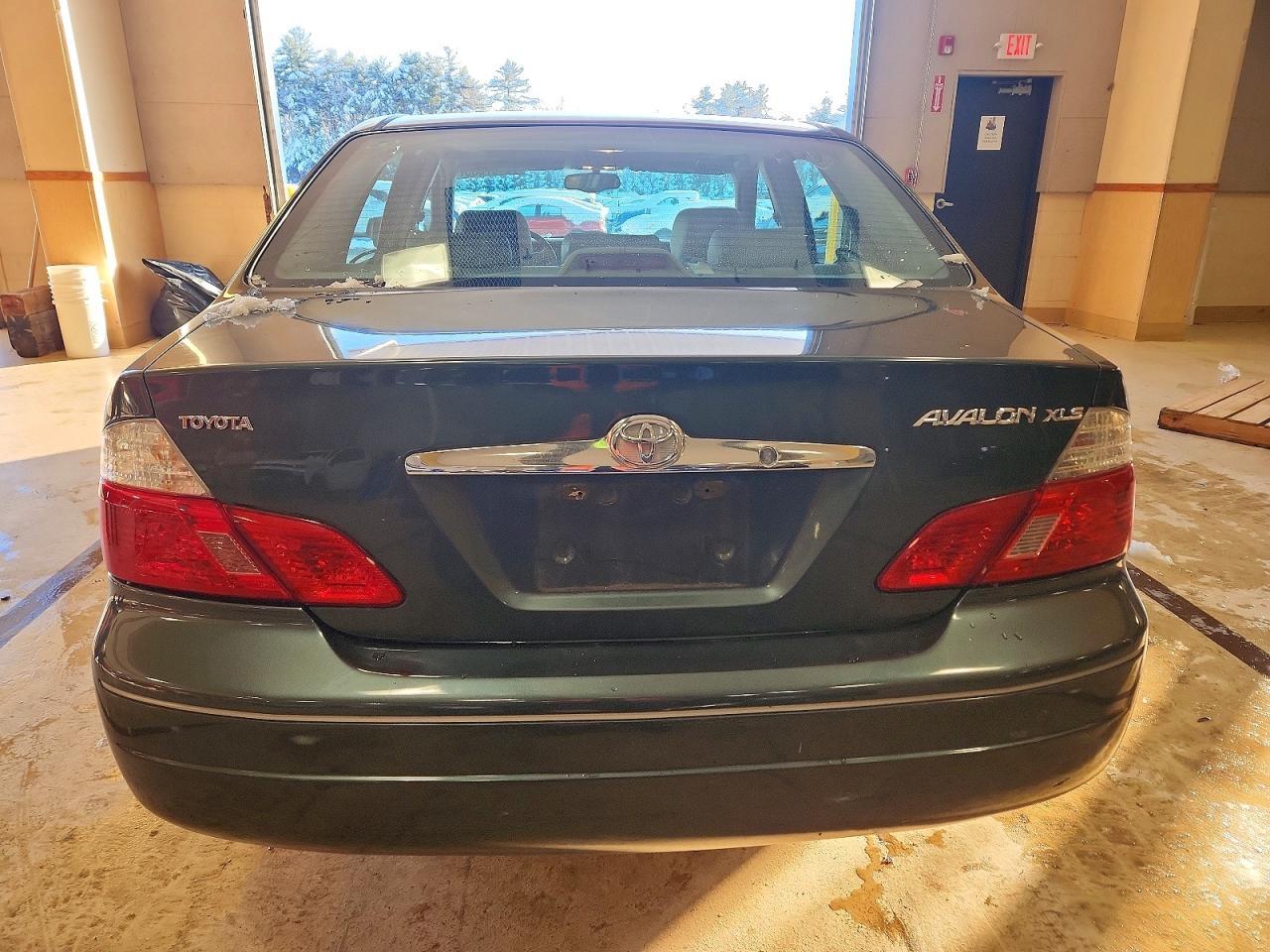 2004 TOYOTA Avalon