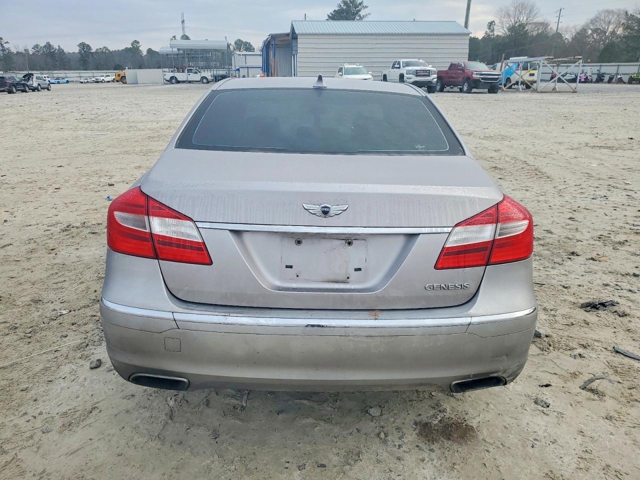 2013 HYUNDAI GENESIS