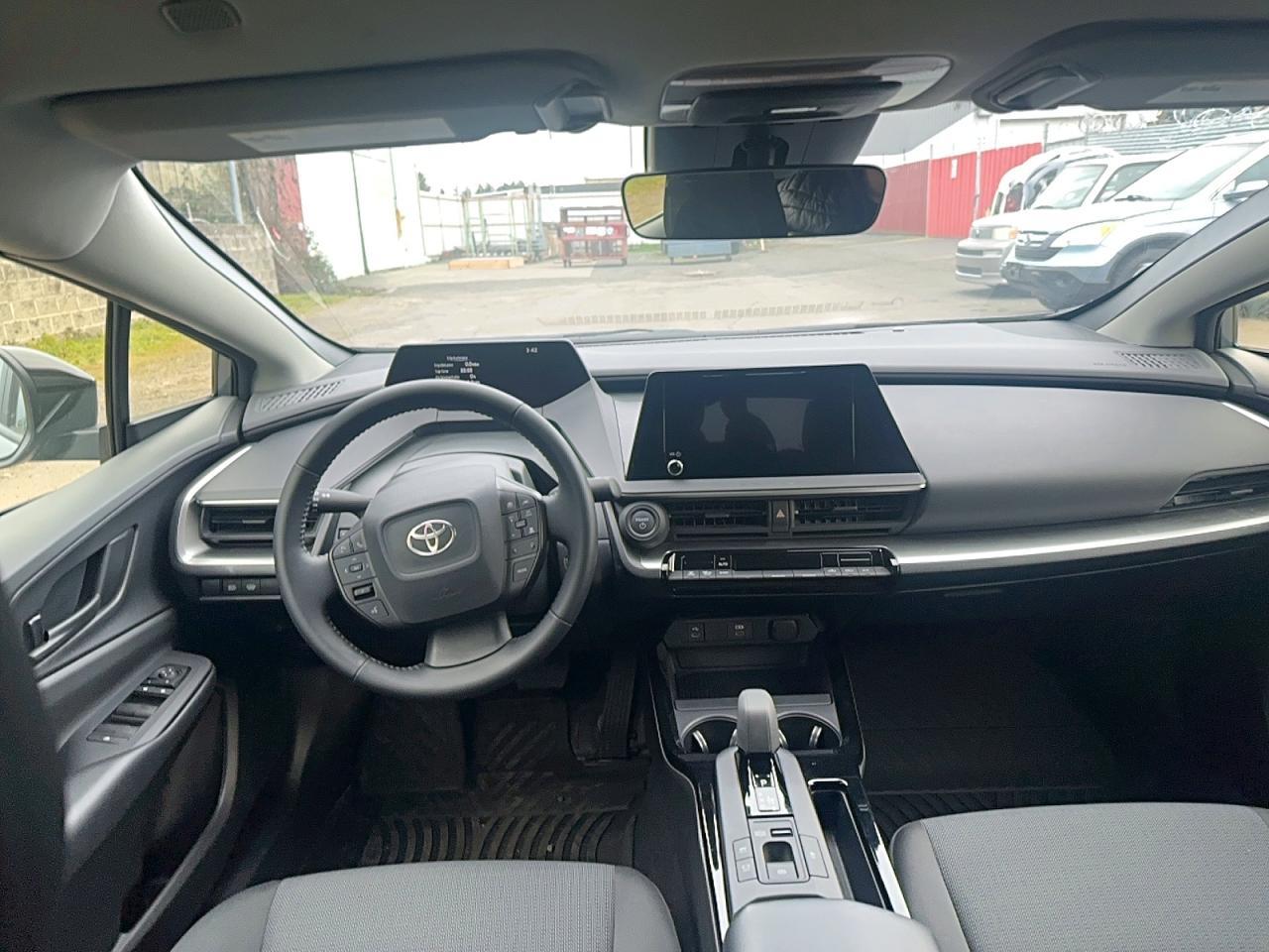 2025 TOYOTA PRIUS