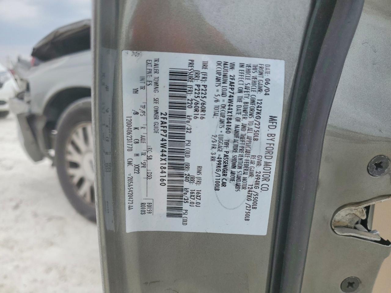 2004 FORD Crown Victoria
