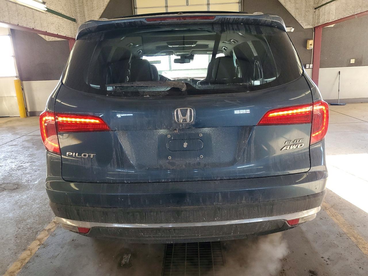 2017 HONDA PILOT
