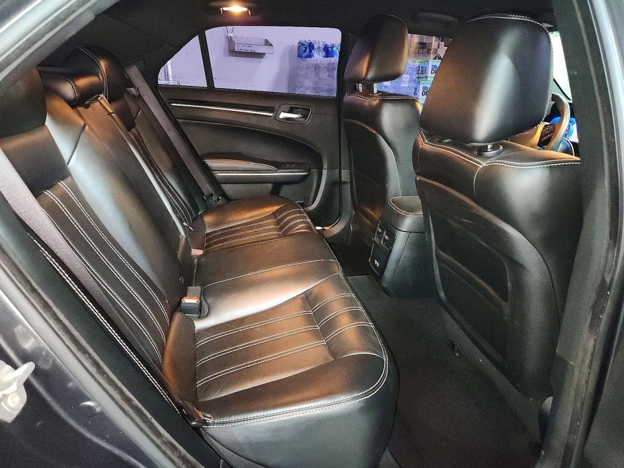 2019 CHRYSLER 300
