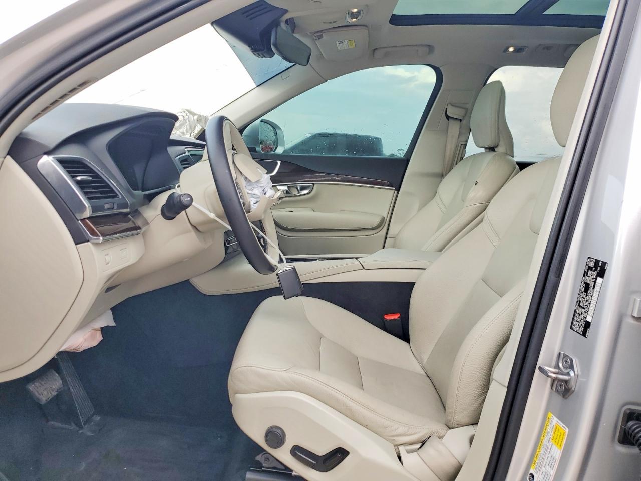 2019 VOLVO XC90