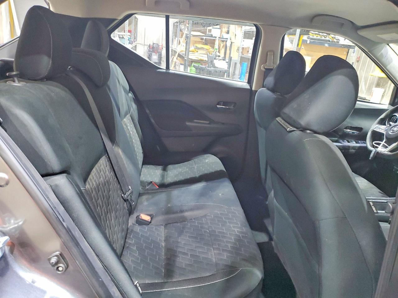 2021 NISSAN KICKS