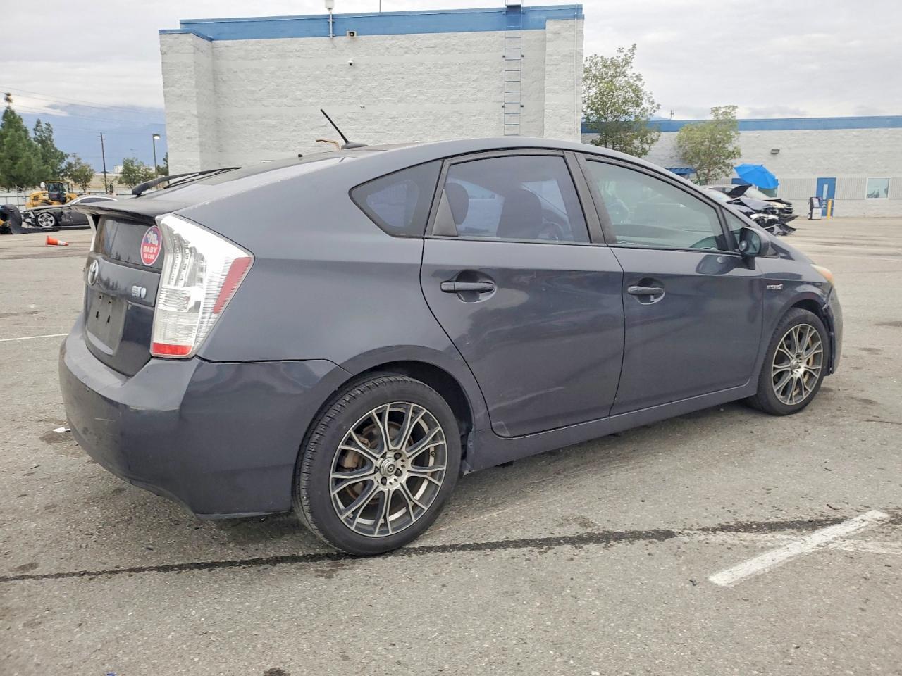 2011 TOYOTA PRIUS