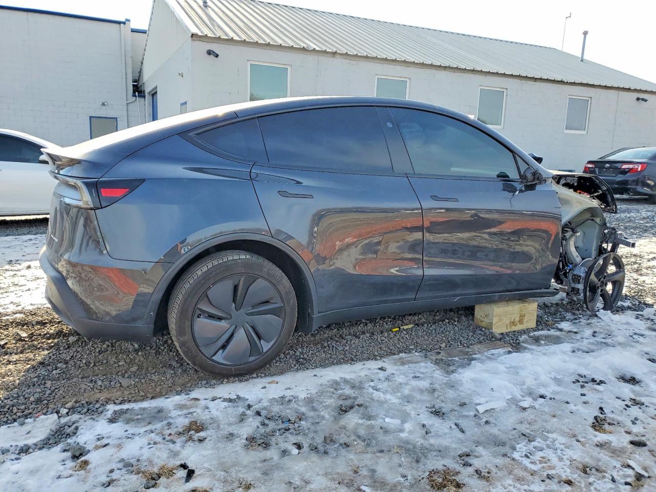 2026 TESLA MODEL Y